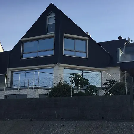 Modern In Coutainville With Terrace